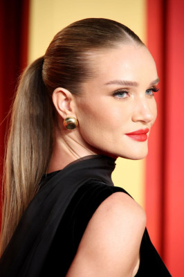 Rosie Huntington-Whiteley – Vanity Fair Oscar Party in Beverly Hills