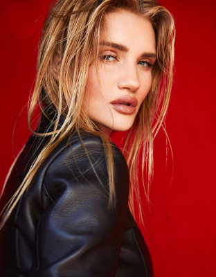 ROSIE HUNTINGTON-WHITELEY in Harper’s Bazaar Magazine, Taiwan August 2019