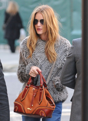 photo 25 in Rosie Huntington-Whitely gallery [id470151] 2012-02-27 00:00:00