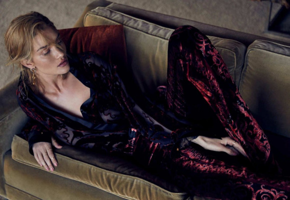 Rosie Huntington-Whitely- Harper’s Bazaar Australia, June/July 2018