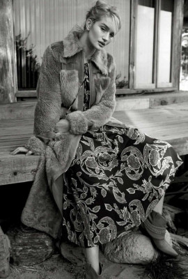 Rosie Huntington-Whitely- Harper’s Bazaar Australia, June/July 2018