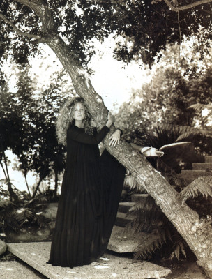 Rosie Vela