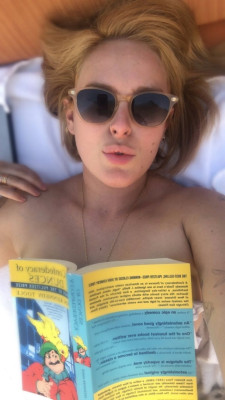 Rumer Willis – Social Medi