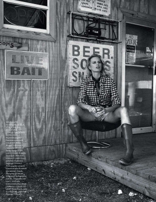 Karolina Kurkova - photoshoot for ELLE ITALIA