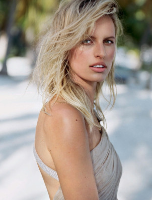 Karolina Kurkova - photoshoot for ELLE ITALIA