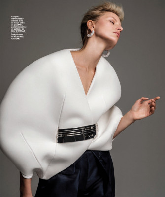 Karolina Kurkova - Harper&#039;s Bazaar Espana 
