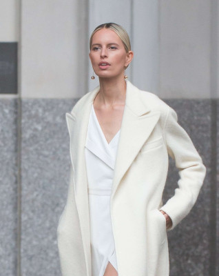 Karolina Kurkova - photoshoot on a rainy day 2017 in New York
