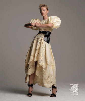 Karolina Kurkova - Harper&#039;s Bazaar Espana 