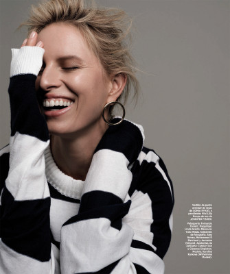 Karolina Kurkova - Harper&#039;s Bazaar Espana 