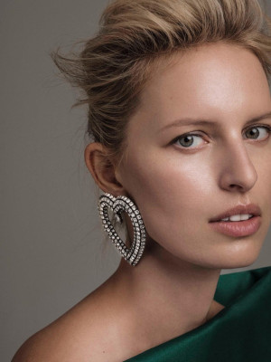 Karolina Kurkova - Harper&#039;s Bazaar Espana 