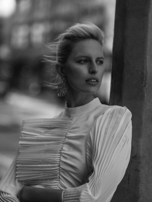 Karolina Kurkova - Harper&#039;s Bazaar Espana 