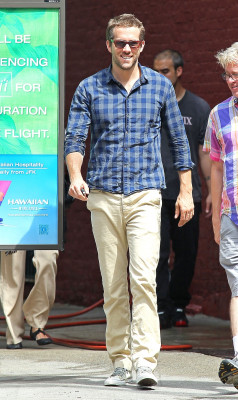 Ryan Reynolds pic #543302