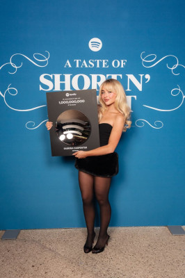 Sabrina Carpenter – “A Taste of Short n’ Sweet” Listening Event in LA