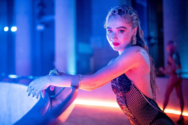 Sabrina Carpenter-Savage x Fenty Show, Vol. 3 in L