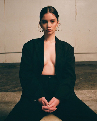 Sabrina Claudio - On My Shoulders (2019)