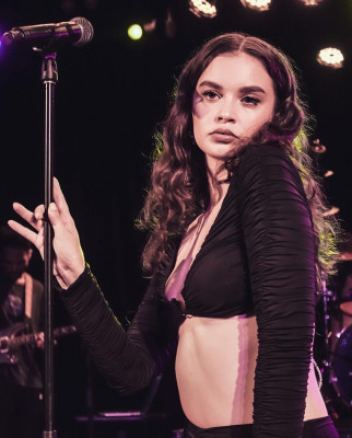 Sabrina Claudio - Live at Roxy in Los Angeles 08/28/2018