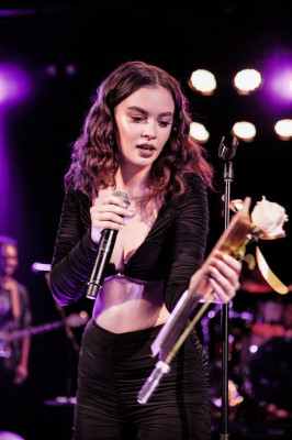 Sabrina Claudio - Live at Roxy in Los Angeles 08/28/2018