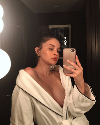 Sabrina Claudio pic #1210385