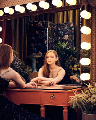 SADIE SINK for Pople Magazine Photo Booth at Sag Awards 2020
