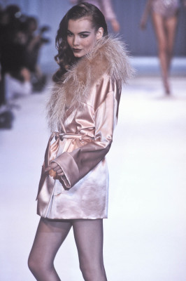 Saffron Burrows for Chloe FW 1992