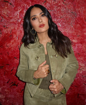 Salma Hayek – at Star-Studded Gucci Dinner in London