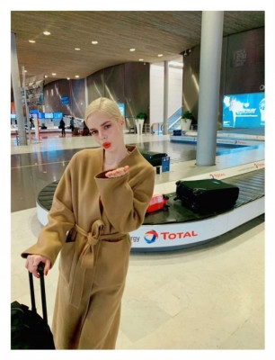 Samara Weaving – W Magazine Photo Diary for the Louis Vuitton Show, October 2019