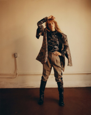 Samara Weaving by Jonny Marlow for ContentMode // 2021