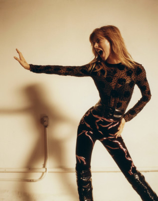 Samara Weaving by Jonny Marlow for ContentMode // 2021