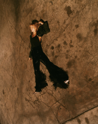 Samara Weaving by Jonny Marlow for ContentMode // 2021