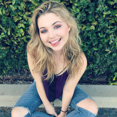 Sammi Hanratty pic #1095881