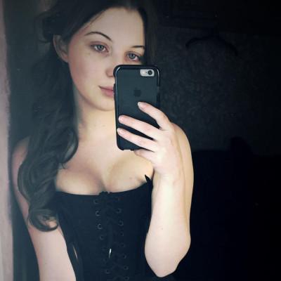 Sammi Hanratty pic #1095817