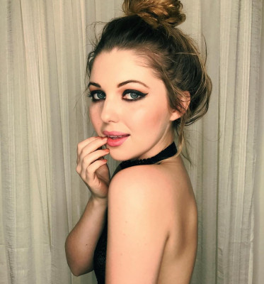 Sammi Hanratty pic #1107225