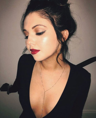 Sammi Hanratty – Social Media