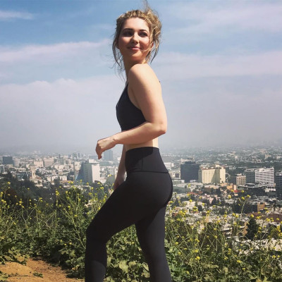 Sammi Hanratty – Social Media