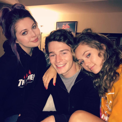 Sammi Hanratty pic #1091746