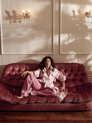 Sandra Oh by Zoë MacConnell for Emmy Magazine // 2021