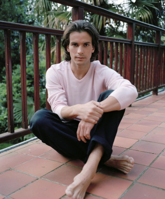photo 4 in Santiago Cabrera gallery [id119500] 2008-12-03 00:00:00