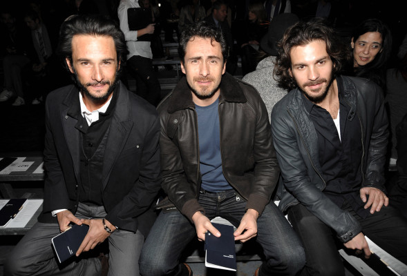 photo 6 in Santiago Cabrera gallery [id265347] 2010-05-21 00:00:00