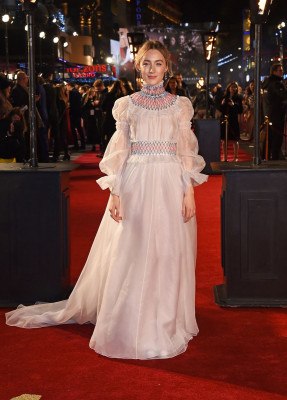 Saoirse Ronan – “Mary Queen of Scots” Premiere in London 