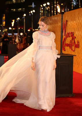 Saoirse Ronan – “Mary Queen of Scots” Premiere in London 