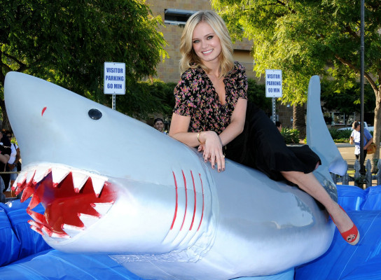 photo 4 in Sara Paxton gallery [id415130] 2011-08-29 00:00:00