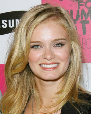 Sara Paxton pic #233622