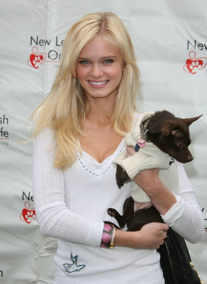 photo 18 in Sara Paxton gallery [id415116] 2011-08-29 00:00:00