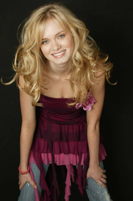 photo 4 in Sara Paxton gallery [id198124] 2009-10-20 00:00:00