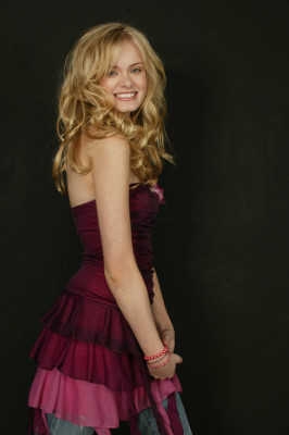 photo 3 in Sara Paxton gallery [id198125] 2009-10-20 00:00:00