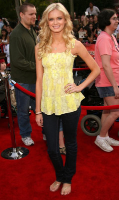 photo 19 in Sara Paxton gallery [id415115] 2011-08-29 00:00:00