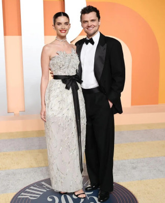 Sara Sampaio at Vanity Fair Oscars Party 2025