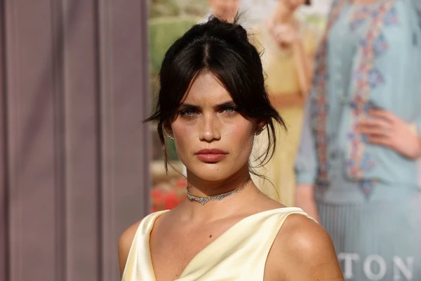 Sara Sampaio - &#039;Downton Abbey: A New Era&#039; Premiere in New York 05/15/2022