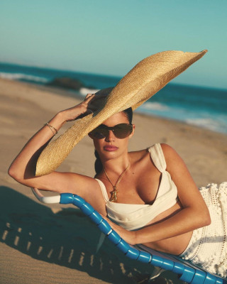Sara Sampaio by Greg Swales for Harper&#039;s Bazaar Greece // June 2021