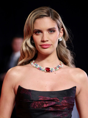Sara Sampaio – Vanity Fair Oscar Party in Los Angeles 
